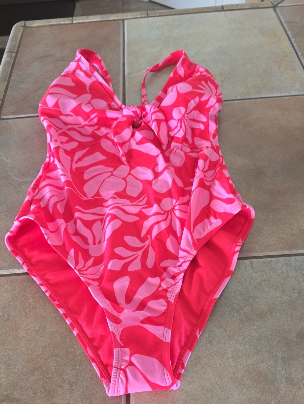 Target Hot Pink Floral-Print One-Piece Swimsuit Sz Med Nwt
